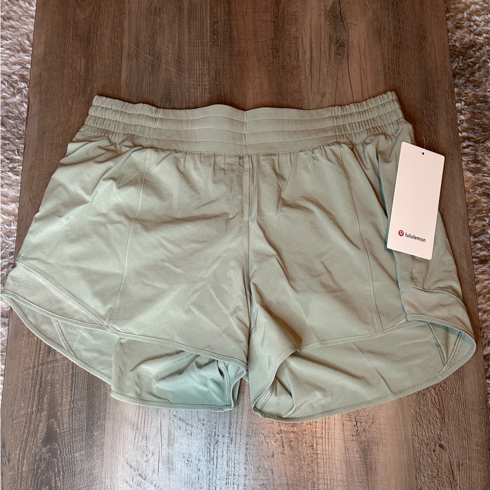 NWT Lululemon Hotty Hot HR Shorts 4” Sz 12 *fog green*